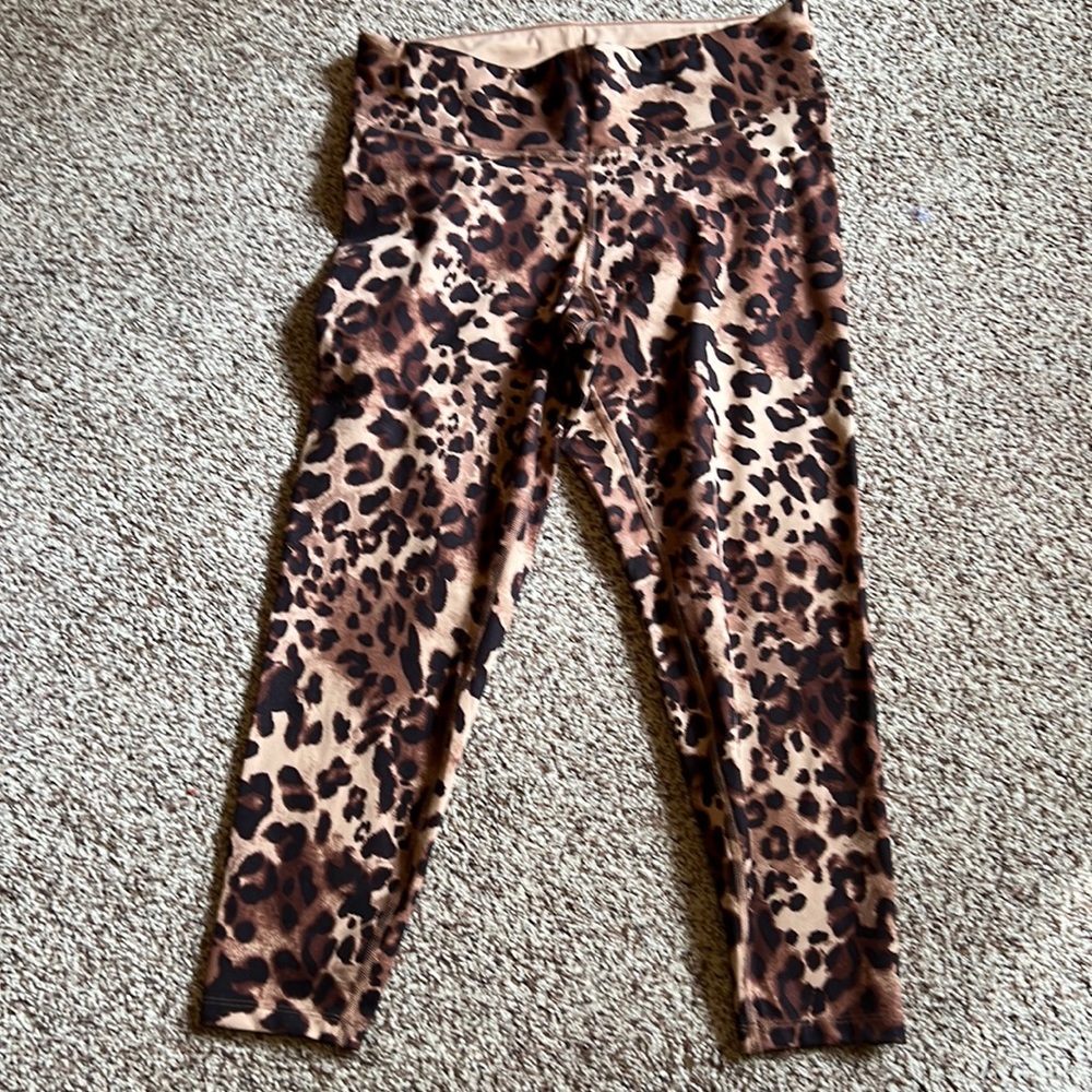 Calvin Klein leopard print Capri leggins - Picture 2 of 4